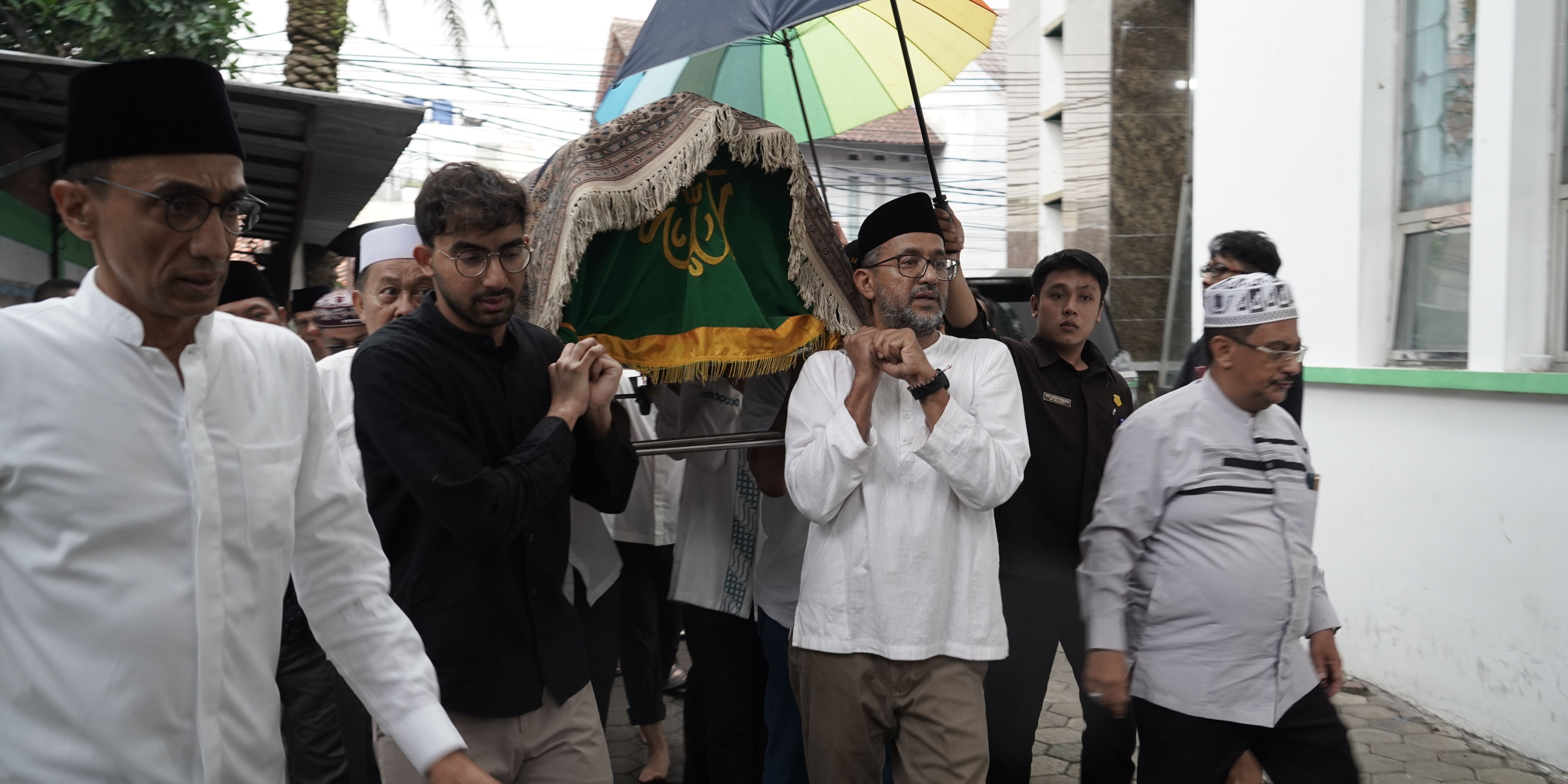 Keluarga Koreksi Usia Suami Najwa Shihab Saat Wafat, Bukan 47 Tahun