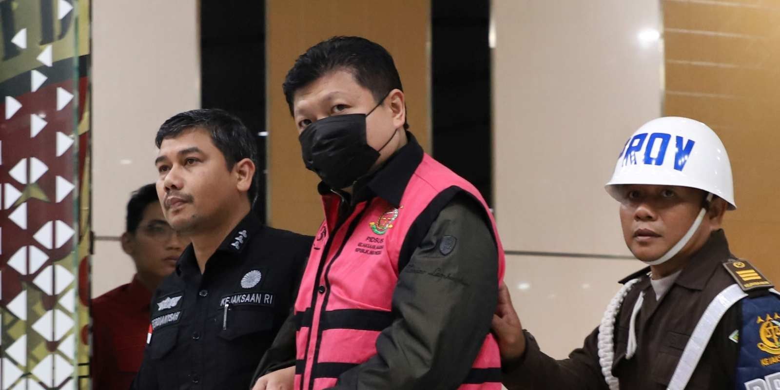 Ada Keterlibatan Menteri Atau Gubernur dalam Kasus Kredit Macet Sritex?