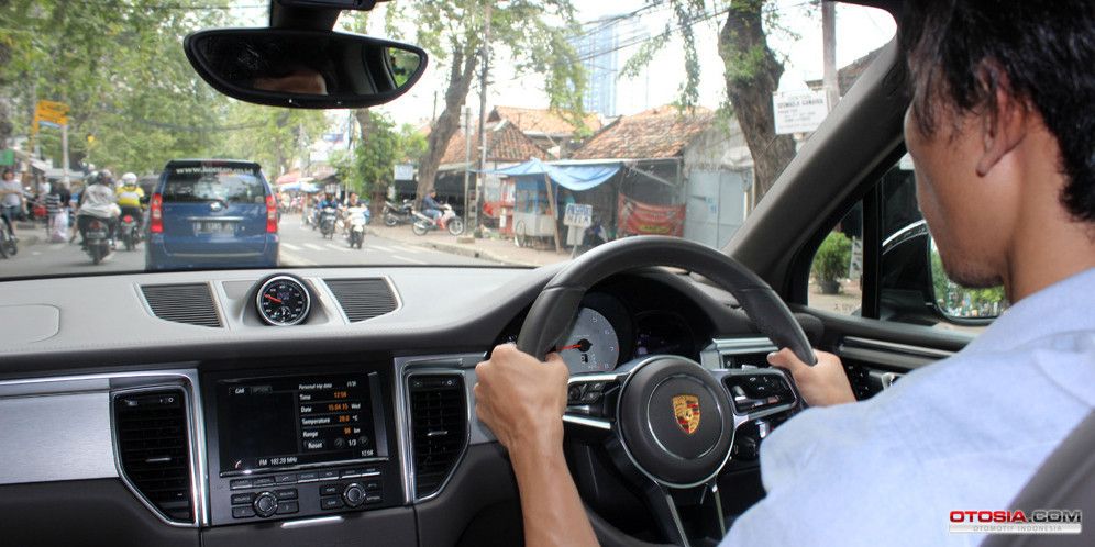 Gunakan Engine Brake untuk Memperpanjang Umur Rem Mobil dan Meningkatkan Keamanan saat Berkendara