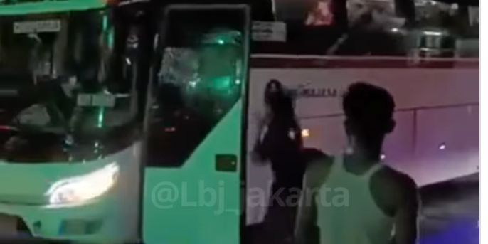 Viral! Pengamen Diduga Rusak Bus Primajasa, Polisi Turun Tangan