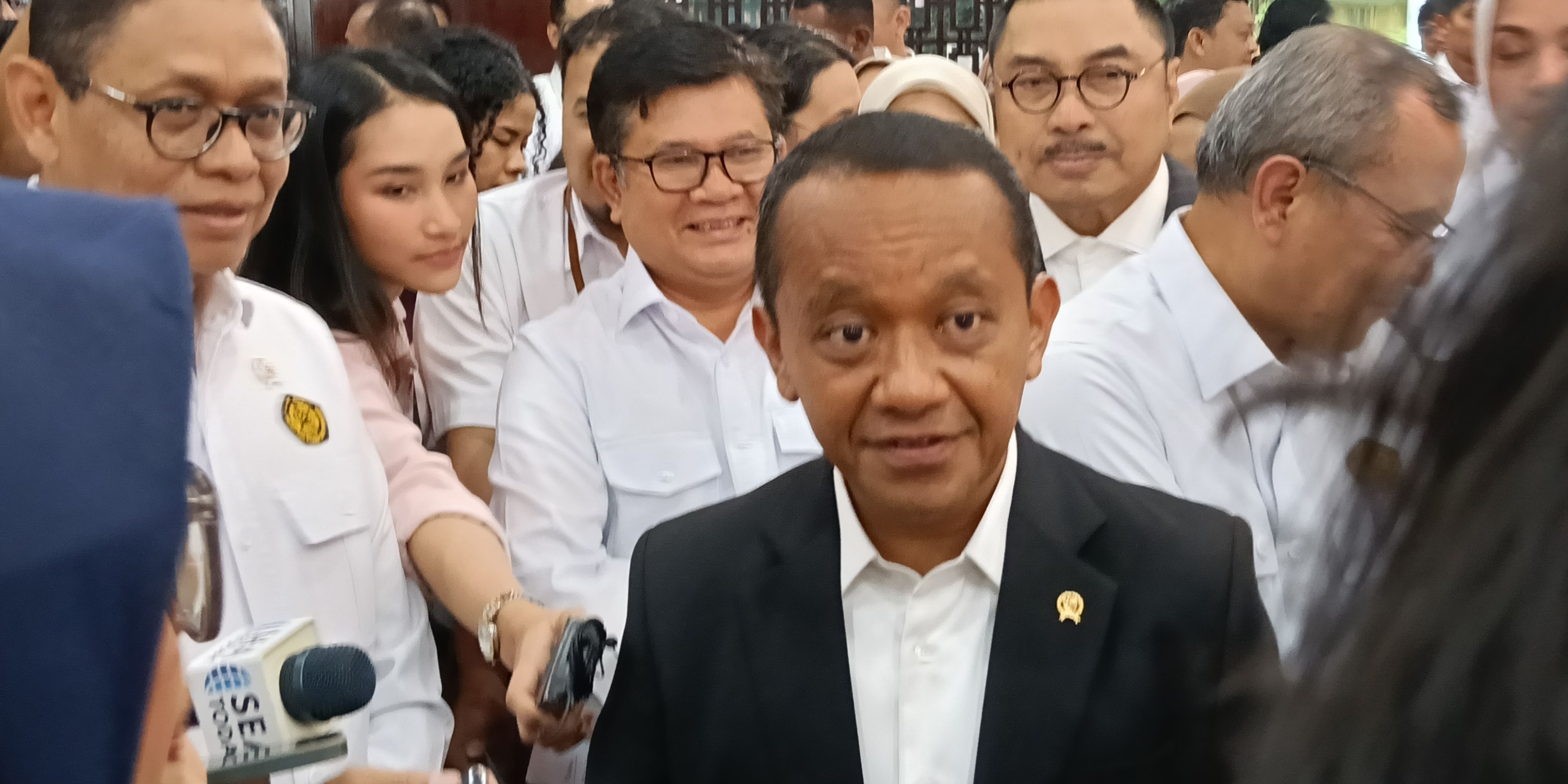 Menteri Bahlil Beberkan Alasan Izin Usaha Pertambangan PT Gag Nikel Tak Dicabut