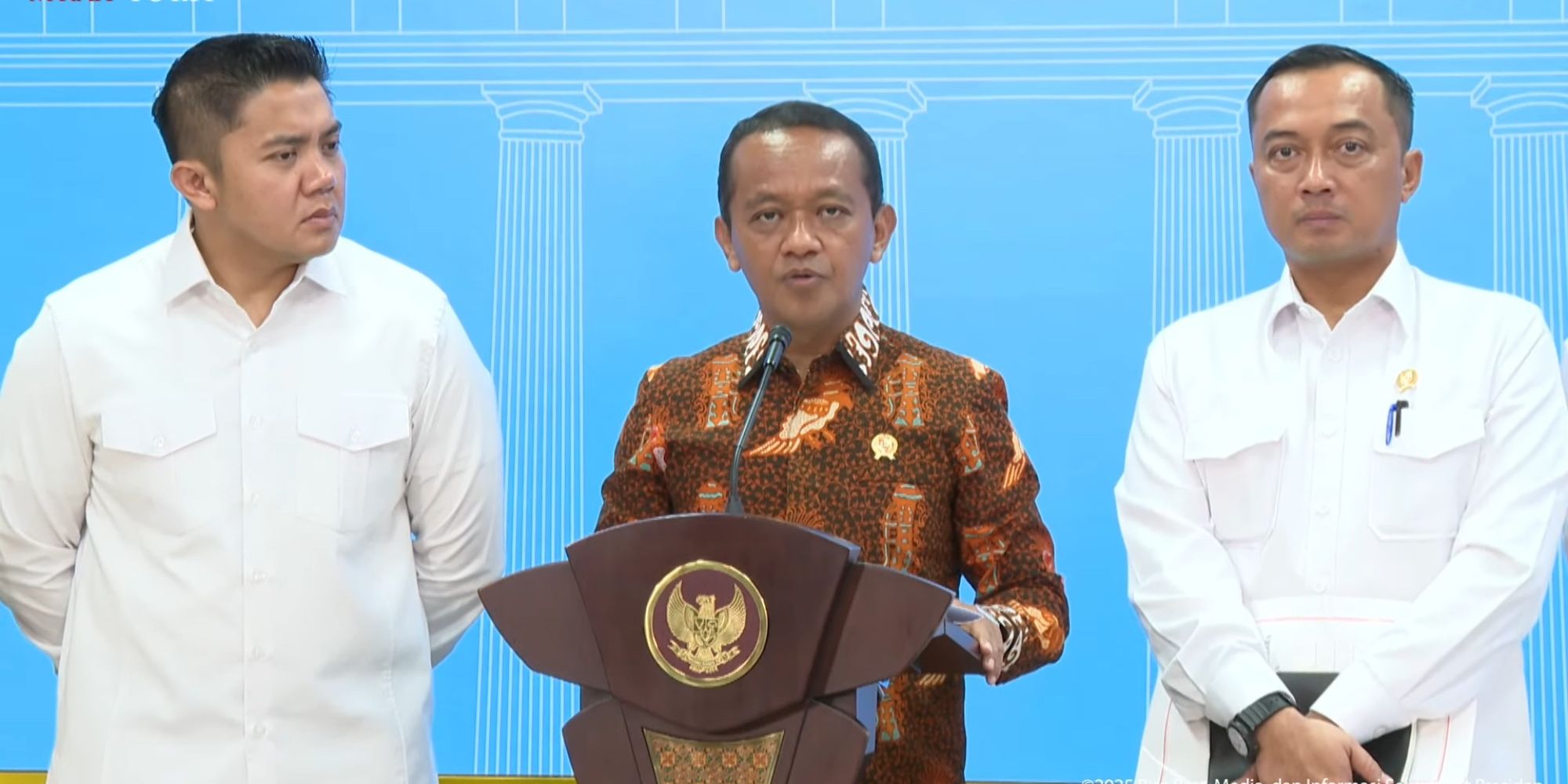 Menteri Bahlil Jawab Teka Teki Kapal Tambang JKW Mahakam dan Dewi Iriana, Siapa Pemiliknya?