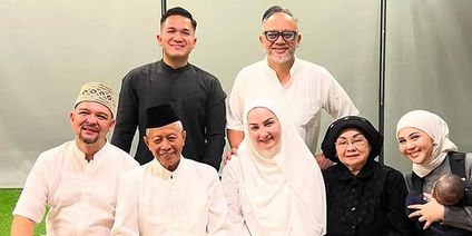 Kisah Mona Ratuliu Bertemu Guru Ngaji Waktu Kecil, Sosok Terpercaya Bagi Sang Ayah saat Jadi Mualaf