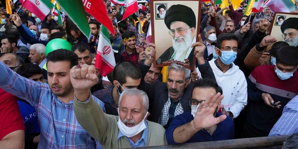 'Aku akan Berjuang dan Mati', Warga Iran Serukan Serangan Balasan yang Setimpal ke Israel