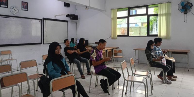 Ramai Orang Tua Datangi Posko Sudin Pendidikan, Bingung Anaknya Ditolak SPMB Jakarta Karena Masalah KK