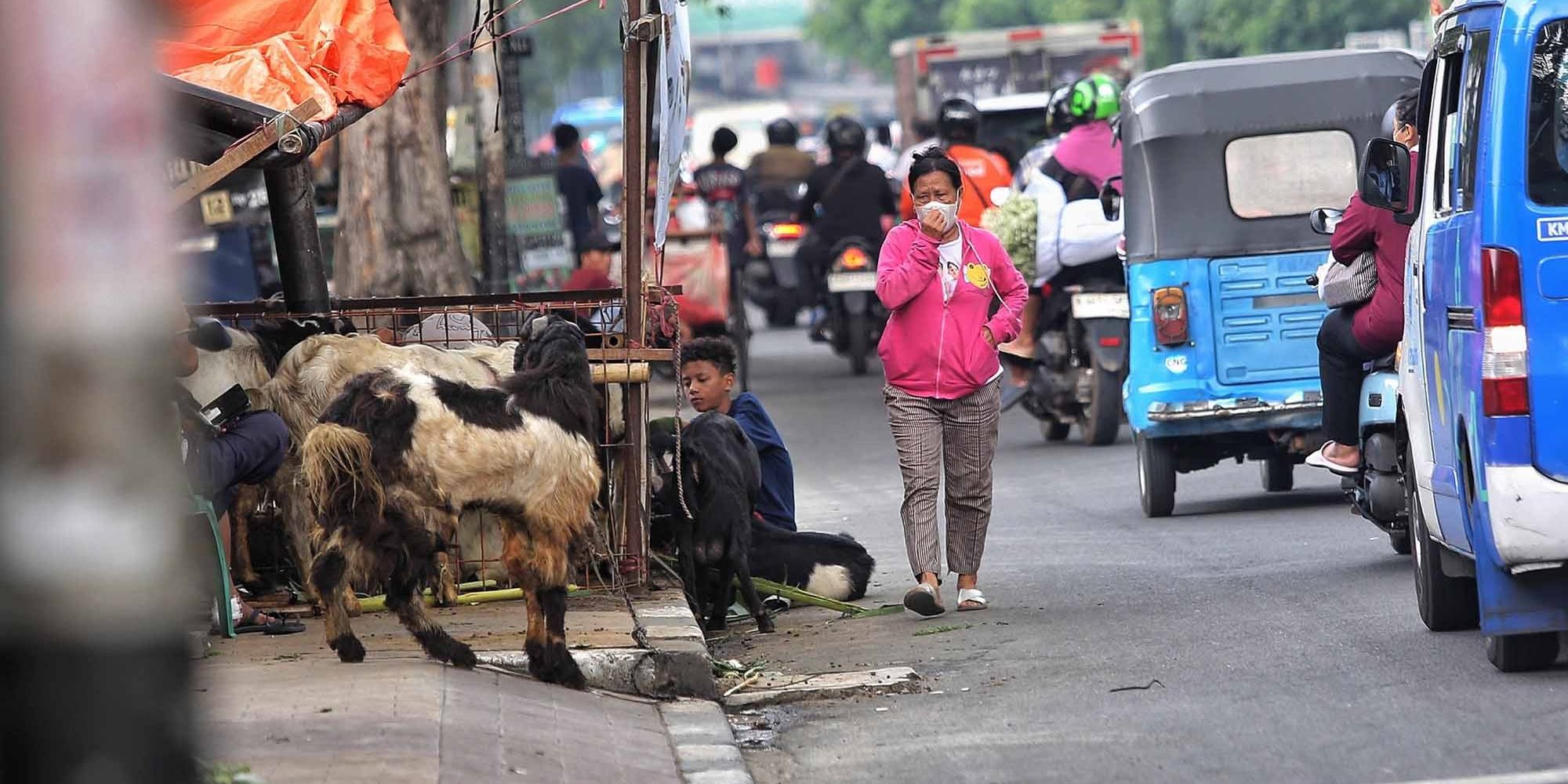 FOTO: Trotoar Yang Berubah Fungsi di Ibukota Jakarta