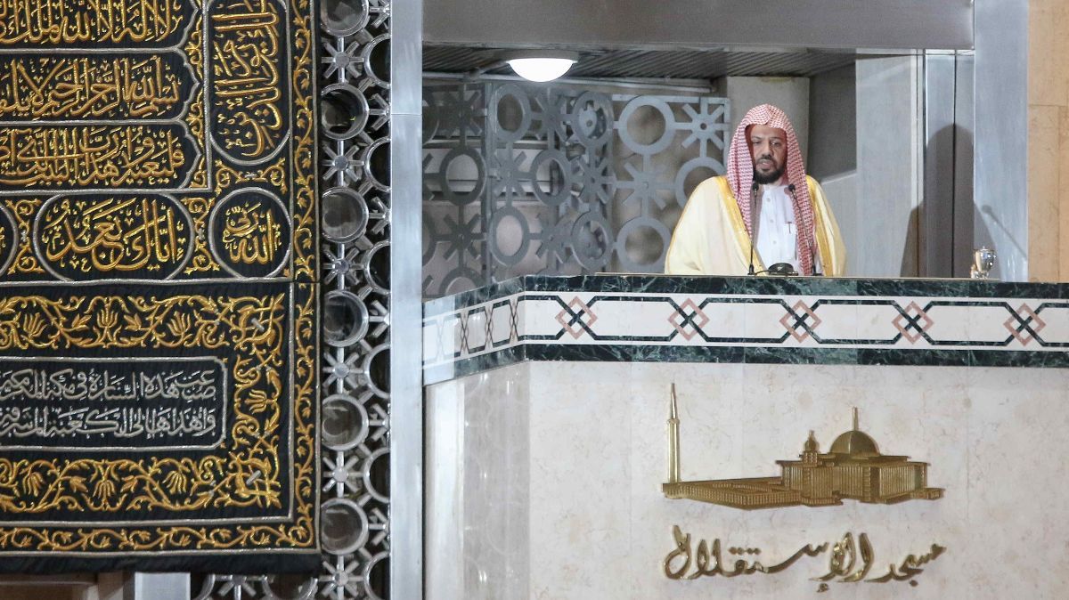 FOTO: Momen Imam Besar Masjid Nabawi Sampaikan Khotbah Jumat di Masjid Istiqlal, Berpesan Jaga Persatuan