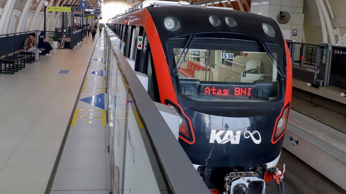 FOTO: Catat! Segini Tarif Khusus LRT Jabodebek Tiap Akhir Pekan