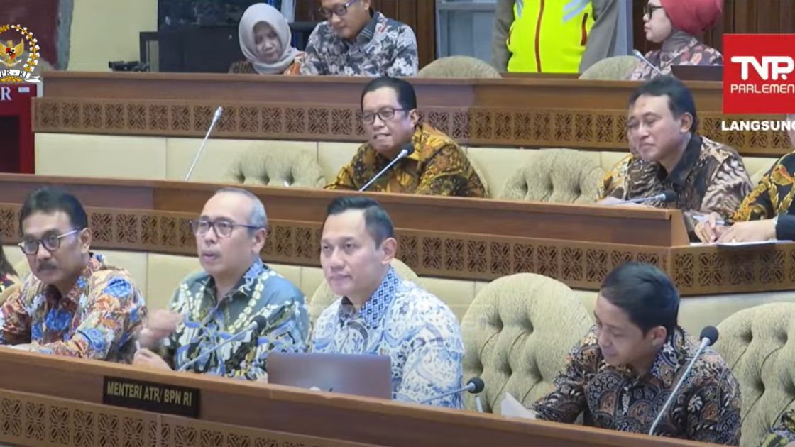 Mimik Serius AHY saat Rapat Perdana di DPR, Dicecar Junimart soal Pejabat BPN Tersandung Hukum