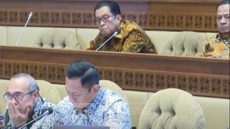 Momen Ibas Dampingi AHY Rapat Perdana di Komisi II DPR Sebagai Menteri ATR/BPN