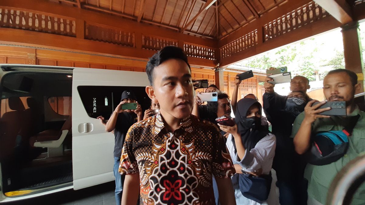 VIDEO: Gibran Dapat Ucapan Selamat di Tengah Rapat DPRD Solo Kecuali PDIP & PKS