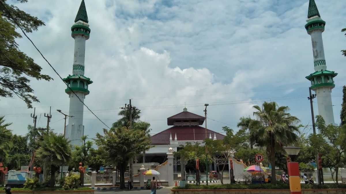 Potret Masjid Agung Bangkalan, Masjid Pertama yang Didirikan Sultan Keraton untuk Masyarakat