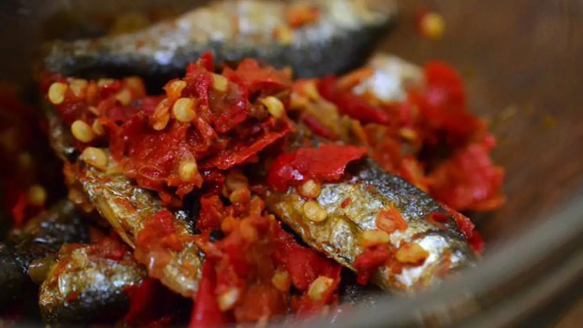 7 Resep Sambal Ikan Asin Enak dan Simple, Bikin Ketagihan