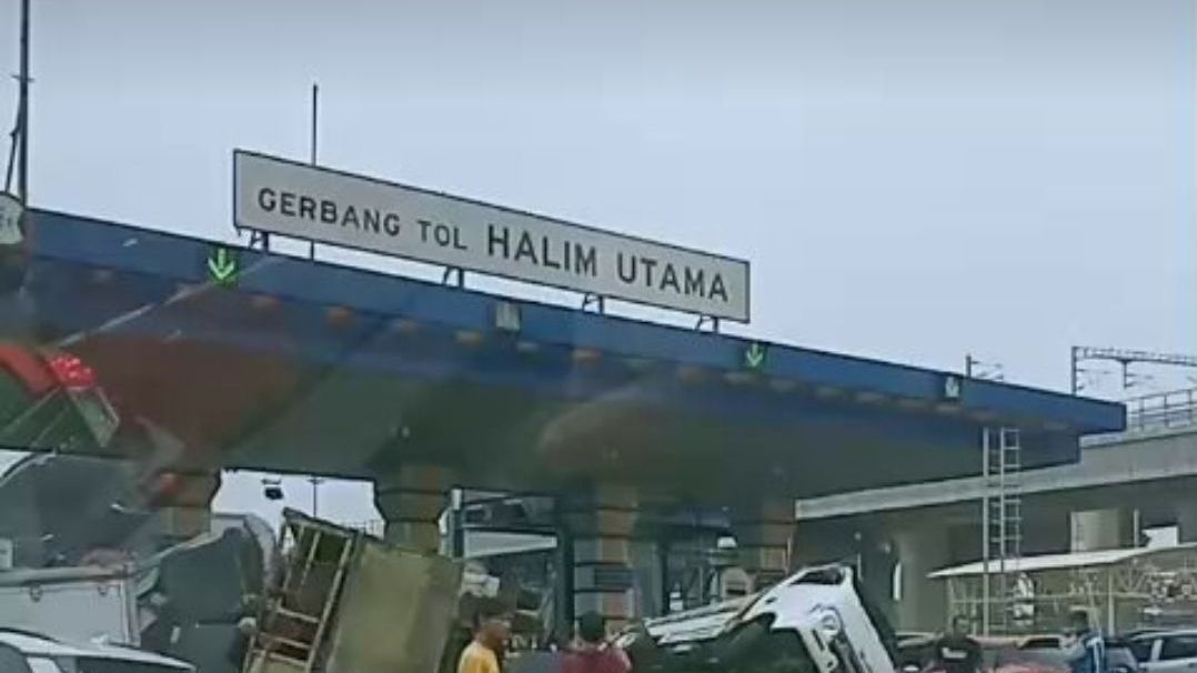 Penyebab 7 Kendaraan Kecelakaan Beruntun di Tol Halim Utama Akibat Truk Ugal-ugalan