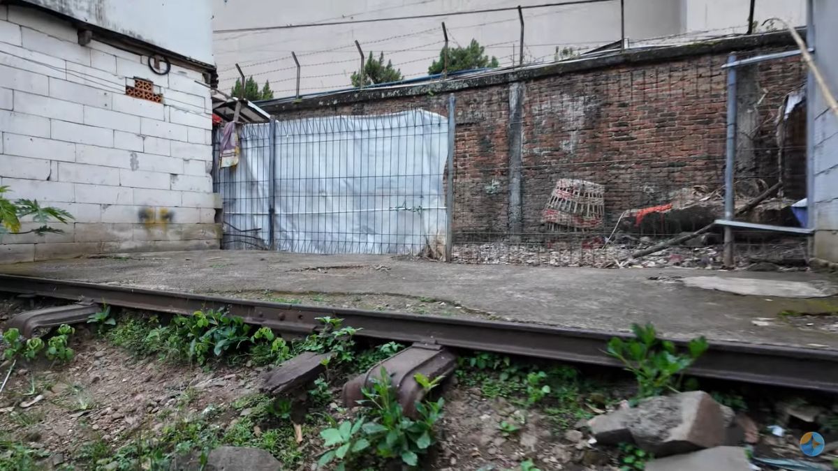 Kisah Rel Kereta Api yang Tembus ke Rumah Warga di Tengah Kota Bandung, Dulu Dilewati Kereta Menuju Ciwidey