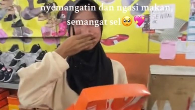 Tak Bisa Ikut Buka Puasa Bersama karena Bekerja, Aksi Manis Para Sahabat Hampiri Temannya yang Bekerja Ini Bikin Haru