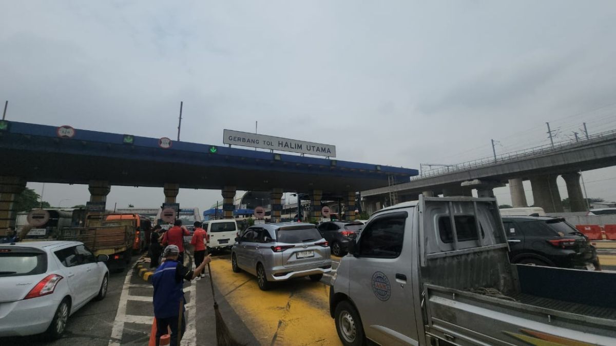 VIDEO: Polisi Ungkap Kronologi Lengkap Kecelakaan Beruntun, Truk Tabrak Lima Mobil di Tol Halim