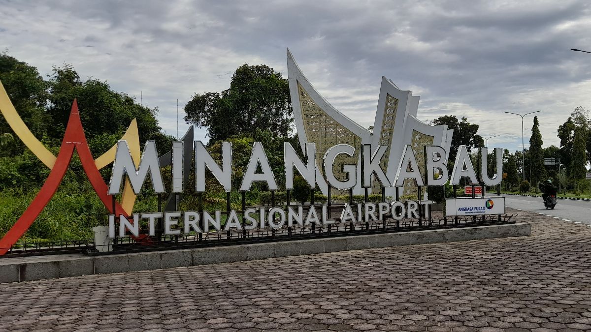 Bandara Internasiaonal Minangkabau Tutup Akibat Erupsi Gunung Marapi