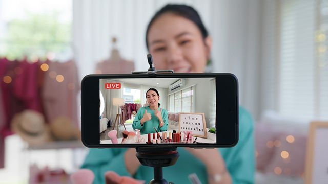 Banyak E-Commerce Punya Fitur Berbagi Video dan Live Streaming, Benarkah Melanggar Permendag?