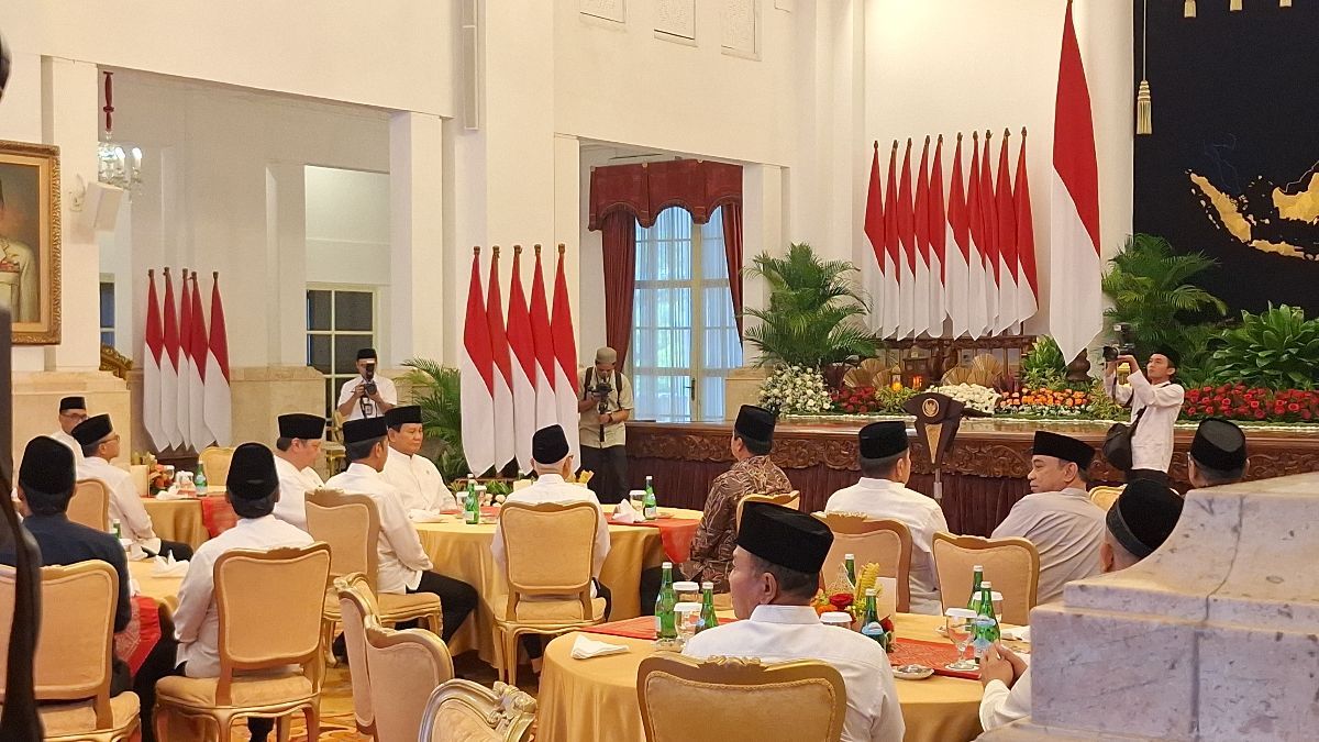 Menteri PDIP, PKB dan NasDem Tak Hadiri Bukber di Istana, Jokowi Duduk Semeja dengan Prabowo