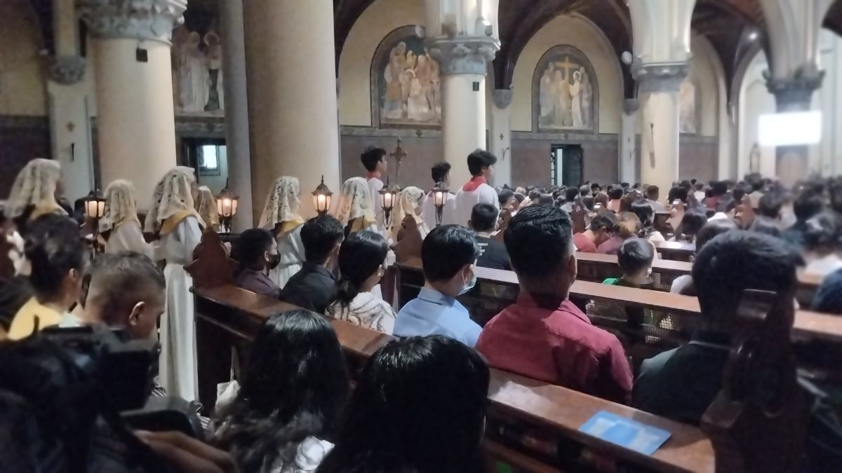 Ratusan Personel Polri Amankan Ibadah Paskah di Gereja Katedral dan Immanuel