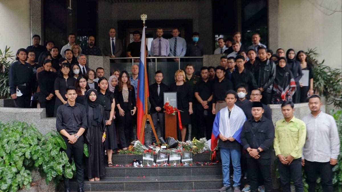 FOTO: Aksi Solidaritas dan Doa Bersama untuk Korban Serangan Teror Moskow di Kedubes Rusia Jakarta