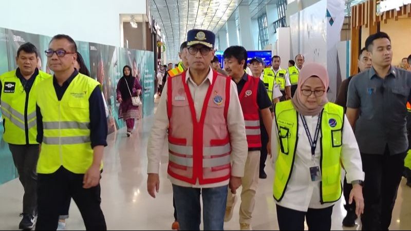 Tinjau Bandara Soekarno-Hatta, Menhub Pastikan Prosedur Penerbangan dan Fasilitas Jelang Mudik Aman