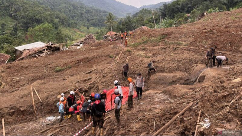 Operasi SAR Dihentikan, 3 Korban Masih Tertimbun Longsor di Cipongkor Bandung