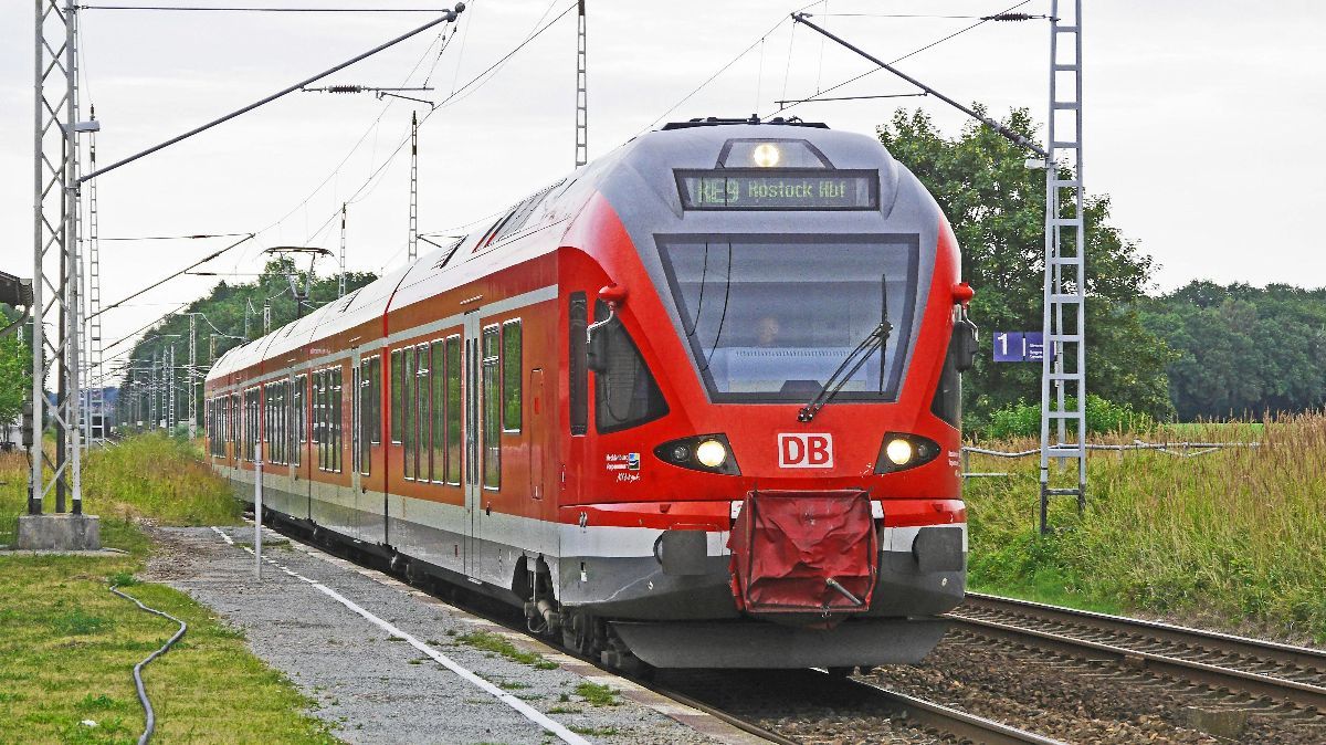 Doa Naik Kereta Agar Selamat Sampai Tujuan, Lengkap Beserta Artinya