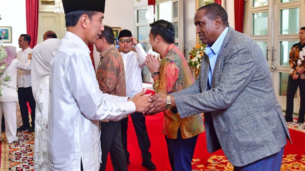 VIDEO: Jokowi Open House Lebaran Terakhir di Istana, Hadir Para Menteri & Warga Antre Sejak Subuh