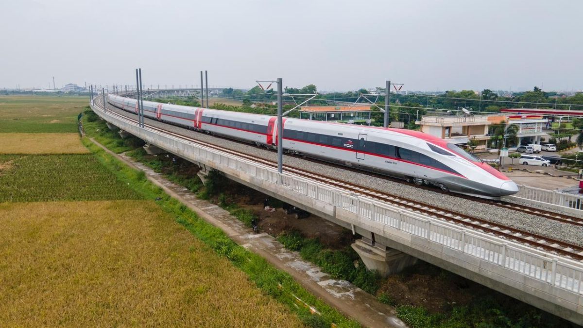 Kereta Cepat Whoosh Angkut 26 Ribu Penumpang di Hari Lebaran