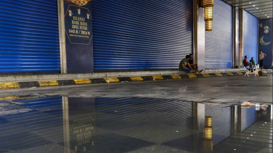 FOTO: Penampakan Sepi Pasar Tanah Abang saat Ditinggal Mudik Para Pedagang