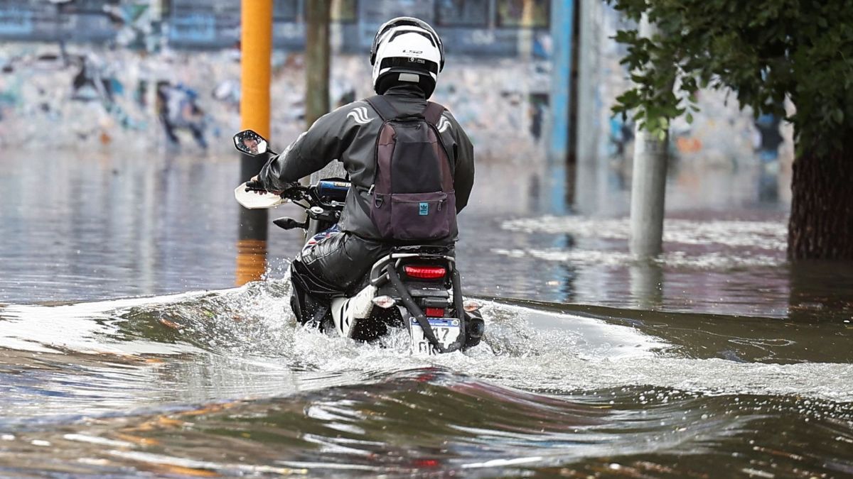 Jakarta Diguyur Hujan Deras, Ruas Jalan di Jakarta Utara Tergenang Banjir