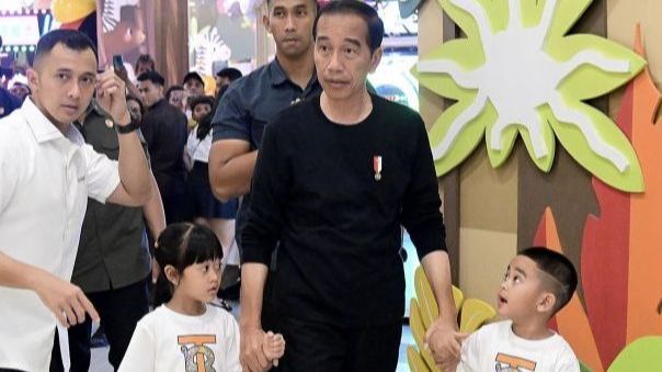 VIDEO: Gaya Al Nahyan Anak Bobby-Kahiyang 'Kawal' Jokowi di Medan, Main Komidi Kuda Habiskan Libur Lebaran