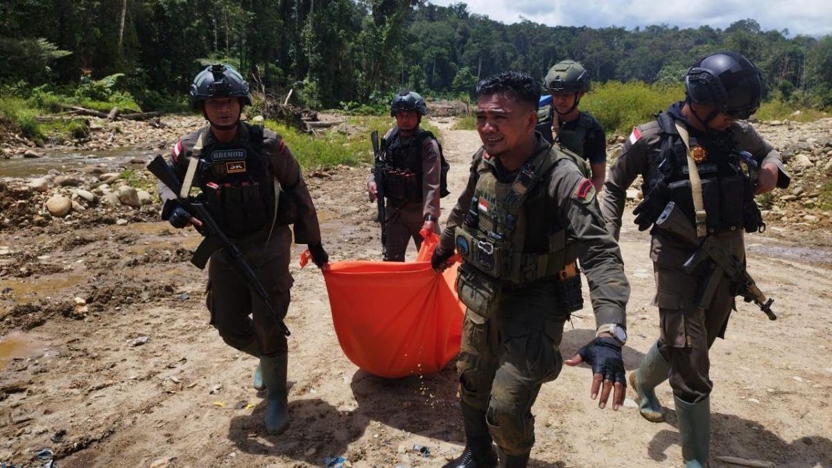 VIDEO: Kejamnya Pasukan OPM Papua 'Berpesta' di Atas Mayat Komandan TNI yang Tewas Ditembak