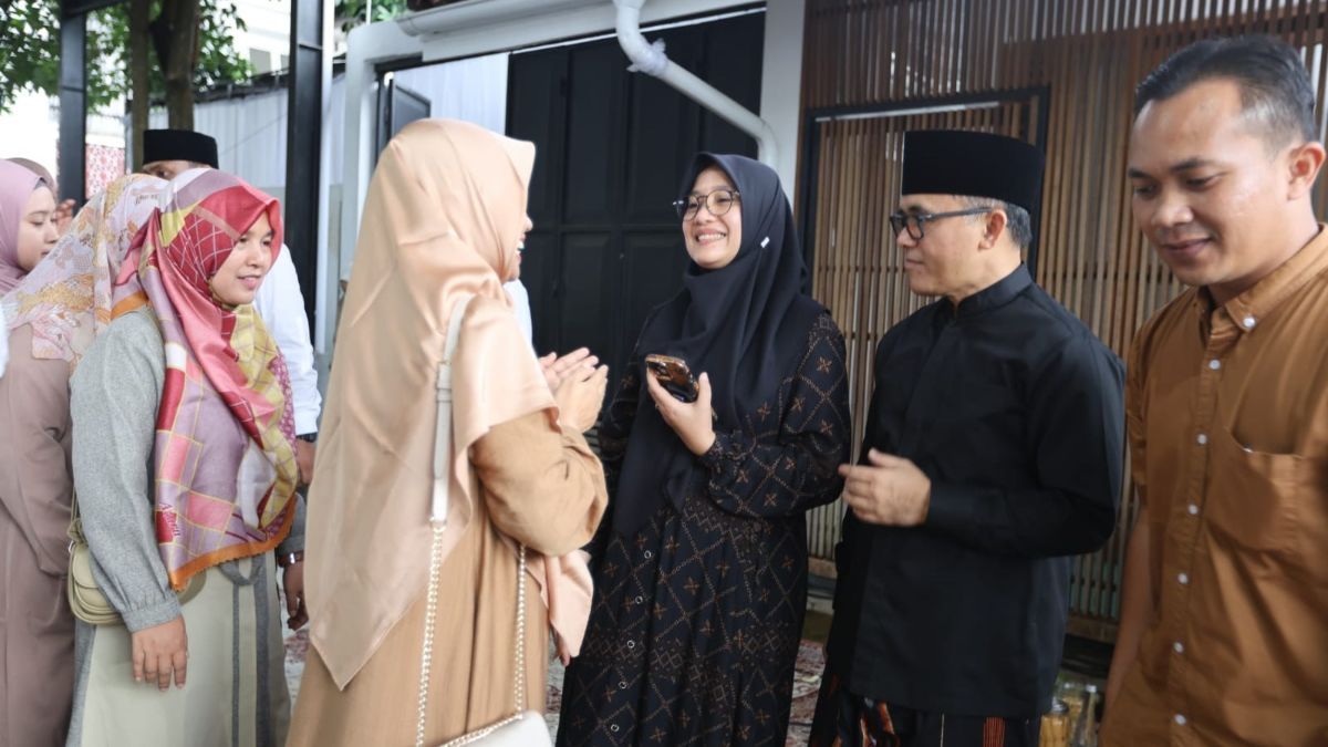 Masyarakat Antusias Ikuti Open House, Bupati Ipuk: Mohon Maaf Lahir dan Batin