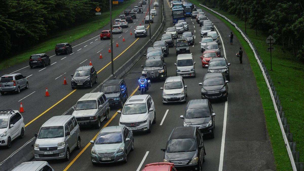 Cerita Warga Rela Tunggu One Way Selama 8 jam Demi Liburan ke Puncak