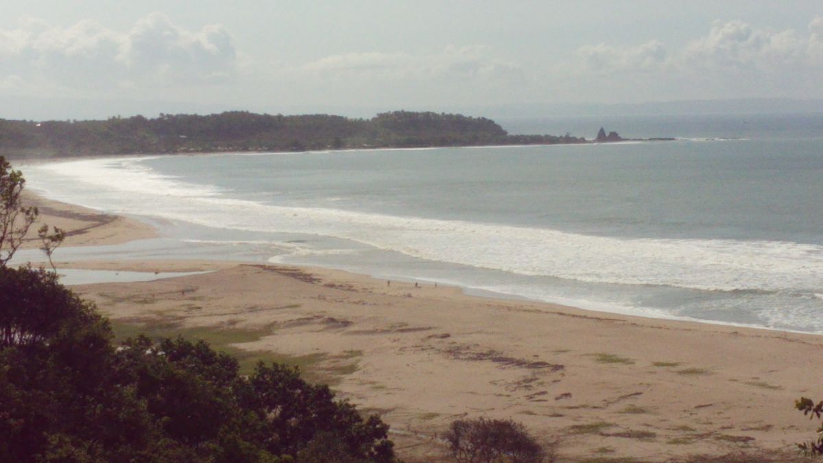 Pengunjung Pantai Ciantir Asal Jakarta Terseret Ombak hingga ke Tengah Laut, Begini Kronologinya