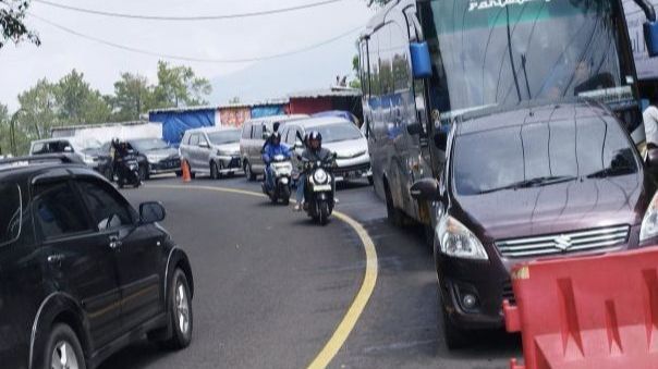 H+5 Lebaran 2024, Jalur Puncak Berlakukan Contraflow