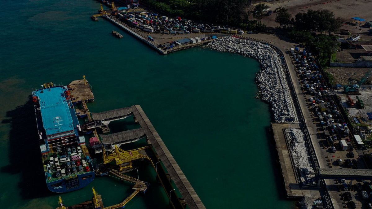 Puncak Arus Balik Mudik di Pelabuhan Merak Malam Ini, Volume Kendaraan Terus Meningkat