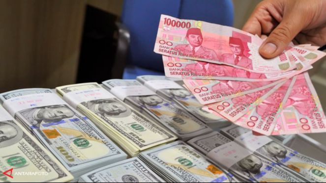 Rupiah Anjlok ke Rp16.060 per USD, Airlangga: Masih Lebih Baik dari Korea hingga Jepang