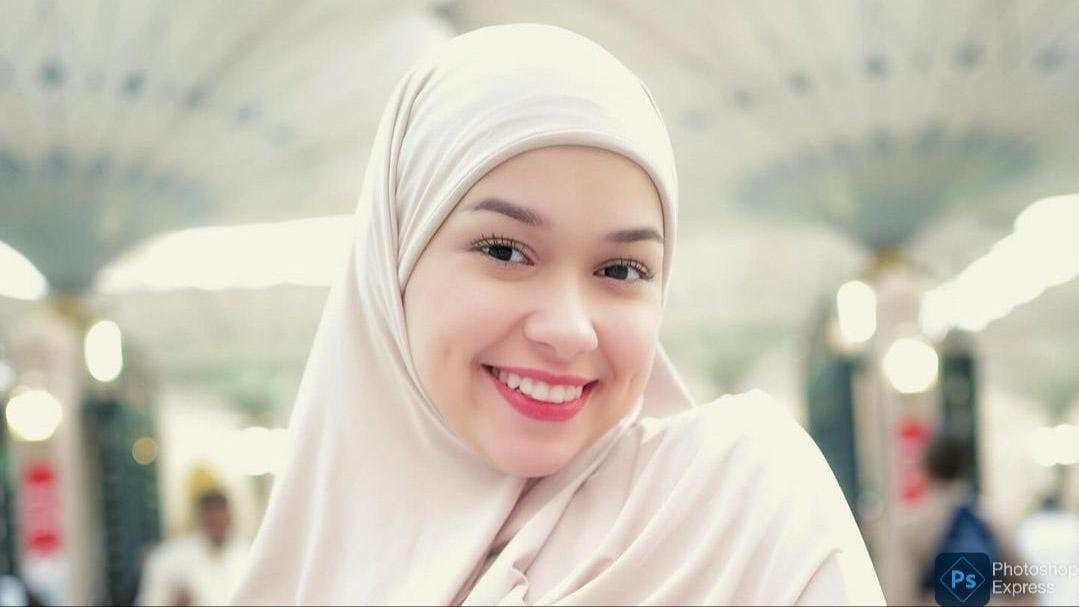 Potret Cantik Rebecca Klopper Jalani Ibadah Umrah, Berhijab Bikin Pangling & Auranya Positif Banget