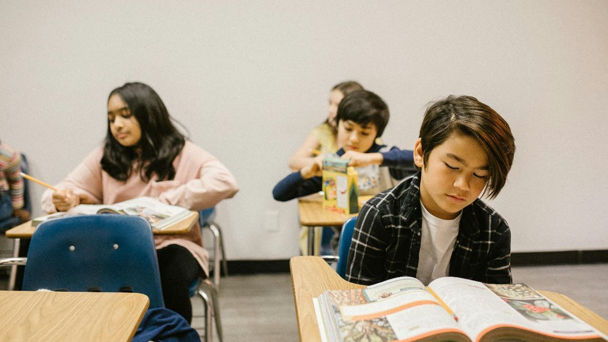 Cerita Lucu Bahasa Jawa Anak Sekolah, Menghibur dan Bikin Ngakak