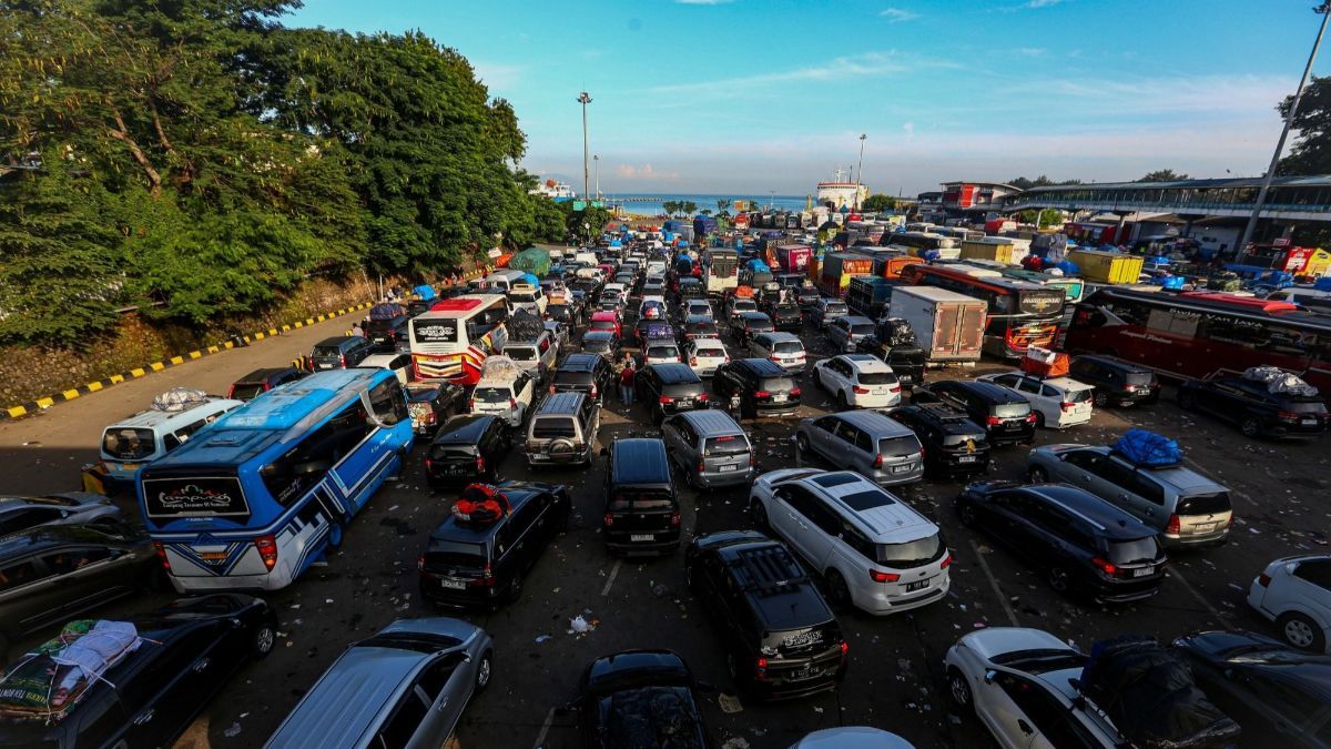 ASDP Bongkar Biang Kerok Macet Horor di Pelabuhan Merak Saat Mudik Lebaran