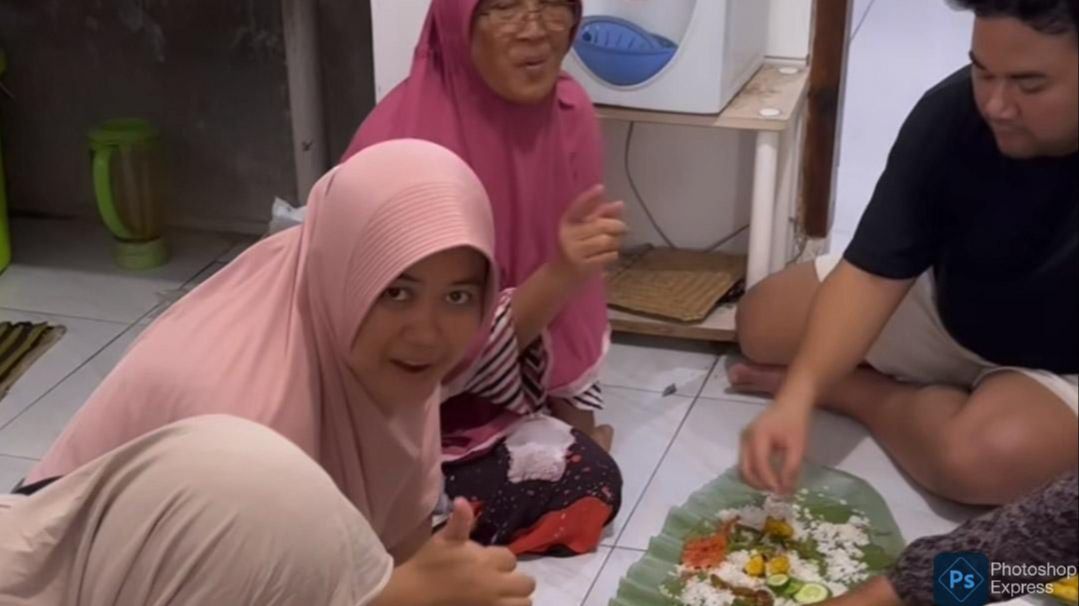 Keseruan Ncess Nabati di Kampung Halaman, Liwetan Pakai Jengkol dan Ikan Asin Bareng Keluarga