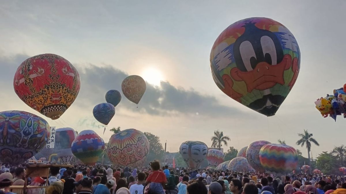 Meriahnya Festival Balon Tambat, Tradisi Syawalan di Pekalongan