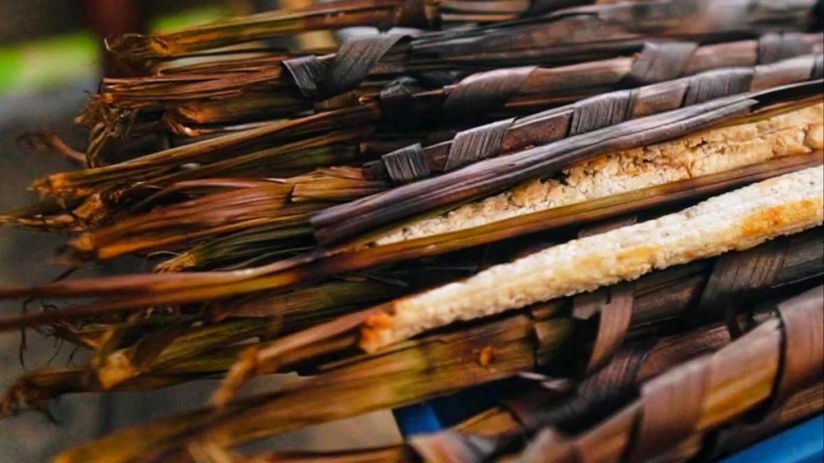 Sensasi Menyantap Kapurut Sagu, Makanan Pokok Masyarakat Mentawai yang Gurih dan Bentuknya Unik