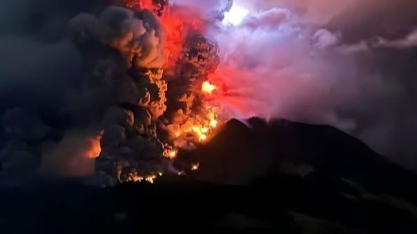 Erupsi Gunung Ruang Menguat, PVMBG Keluarkan Peringatan Tsunami untuk Warga Pulau Tagulandang Sulut