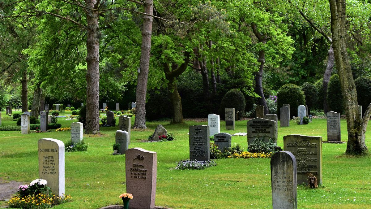 Potret Mayjen Totok Imam Ziarah ke Makam Mertua, Ternyata Sosok Mertuanya Bukan Orang Sembarangan