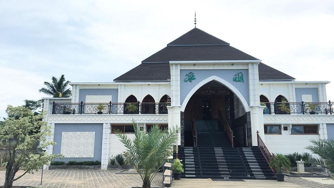 Megahnya Masjid Nur Abdillah Serang, Viewnya Langsung Laut Lepas